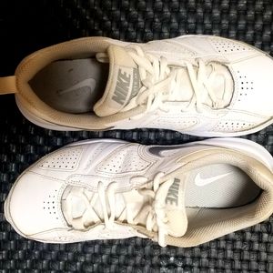 Nike T-lite xi for women.